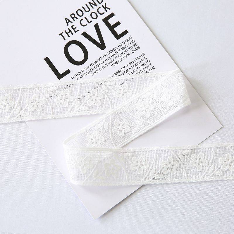 Wstążka koronkowa – Kwiat z Gałązką – Rolka 3cm × 3,5m