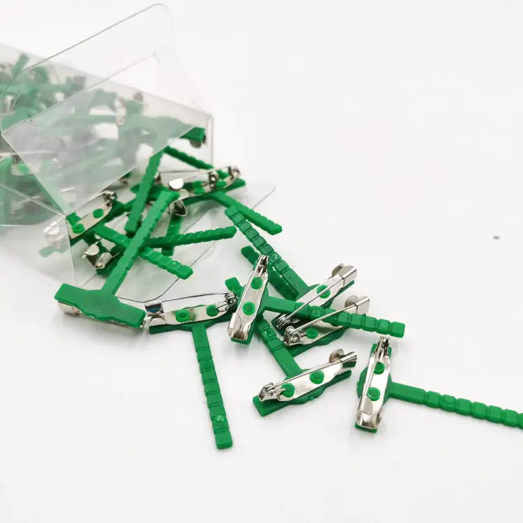 Przypinka zielona paczka.jpg