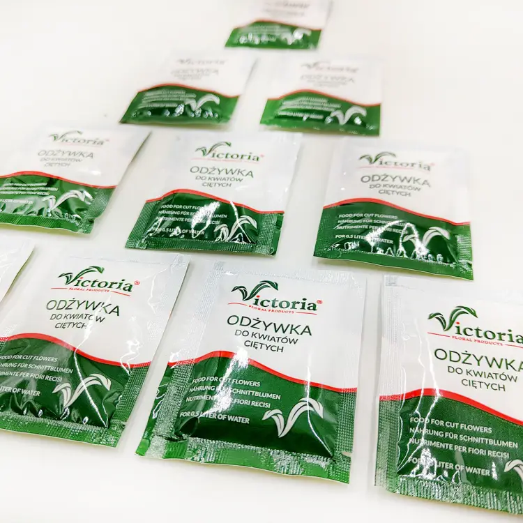 Victoria Odzywka do kwiatów żywych zbliz.png