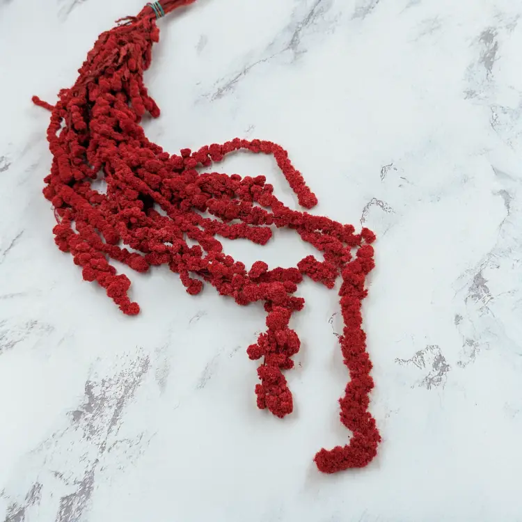 Szarłat Ball czerwony.png